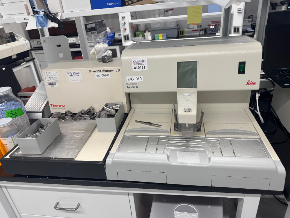 Image of Leica HistoCare Arcadia H Parafinn Embedding Station